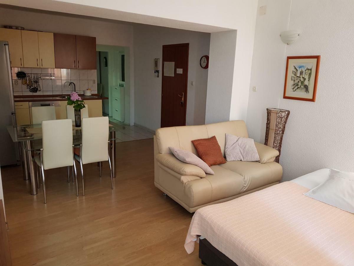 Apartments Centar - Mirjana マカルスカ エクステリア 写真